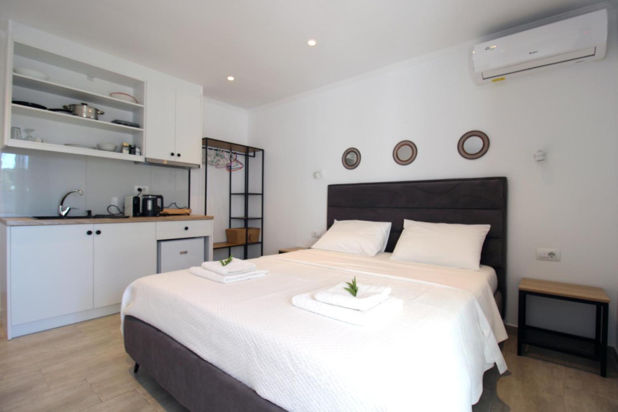 Melina'S Seaside Retreat Apart otel Ksamil Dış mekan fotoğraf